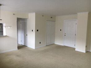 104 Woodside Rd, Unit A203 in Haverford, PA - Building Photo - Building Photo