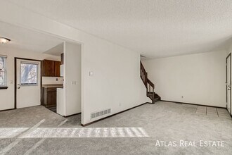 11403 E Ellsworth Pl in Aurora, CO - Building Photo - Building Photo