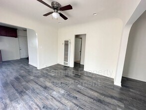 8725 Dalton Ave in Los Angeles, CA - Building Photo - Building Photo