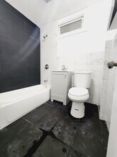 230 Grant Ave, Unit 2 in Jersey City, NJ - Foto de edificio - Building Photo