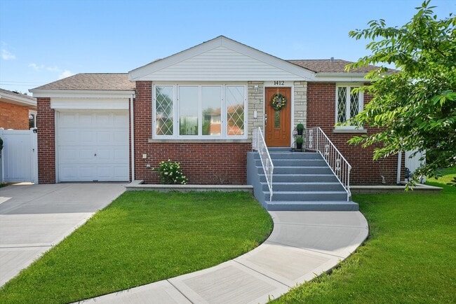 property at 1412 Balmoral Ave