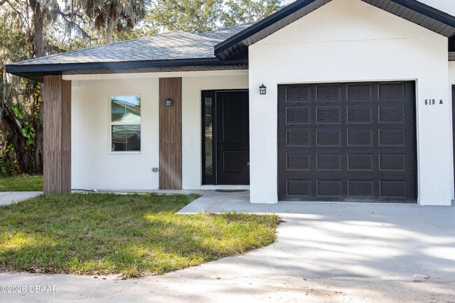 property at 618 N Duss St