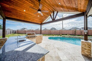 6301 Superior Dr in League City, TX - Building Photo