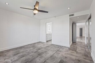 5859 E Thomas Rd in Scottsdale, AZ - Building Photo - Building Photo