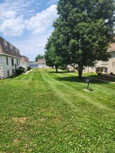 Huntley Ridge East at Hanley Ln. in Frankfort, KY - Foto de edificio - Building Photo