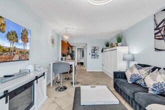 2001 S Ocean Blvd in Myrtle Beach, SC - Foto de edificio - Building Photo