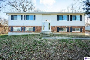 244 Pinewood Dr in Radcliff, KY - Building Photo