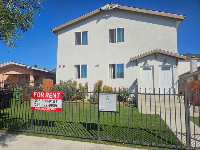 property at 441 1/2 W 71st St