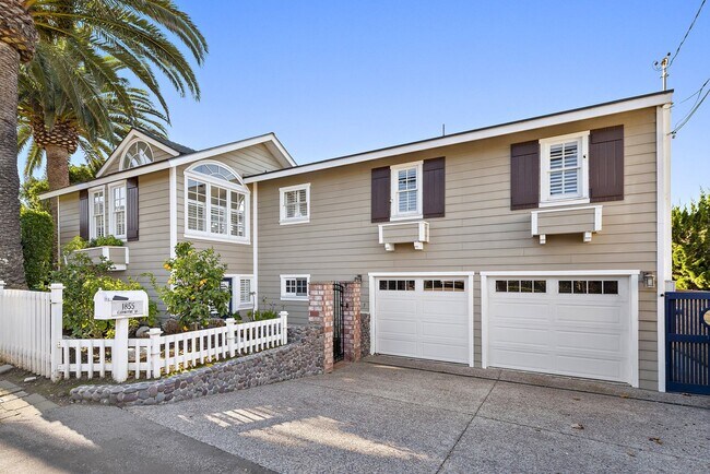 property at 1855 Glenneyre St