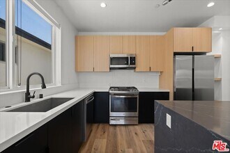 841 N McCadden Pl in Los Angeles, CA - Foto de edificio - Building Photo