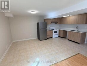 50 Royal Gala Crescent in Richmond Hill, ON - Building Photo - Building Photo