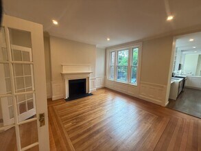 1726 Beacon St in Brookline, MA - Foto de edificio - Building Photo