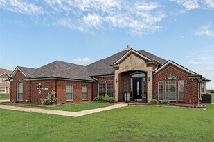 10044 Dorsett Dr in Forney, TX - Building Photo