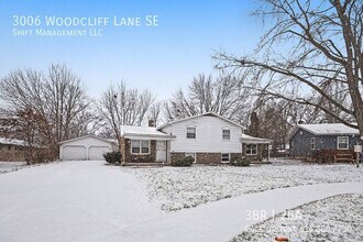 3006 Woodcliff Ln SE in Grand Rapids, MI - Building Photo - Building Photo