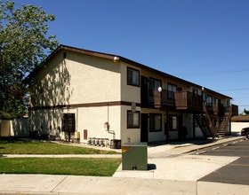 9064 Sewell Ave in Fontana, CA - Building Photo - Building Photo