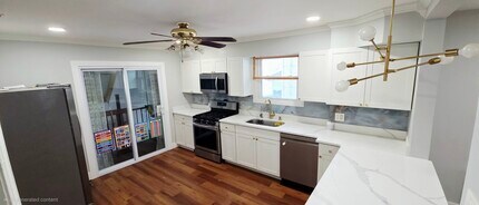 728 Golden Ave, Unit Unit 2 in Secaucus, NJ - Building Photo - Building Photo