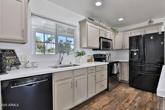 811 W Northern Ave in Phoenix, AZ - Building Photo - Building Photo