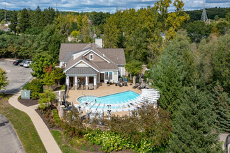 Stone Falls of Ada in Ada, MI - Foto de edificio - Building Photo