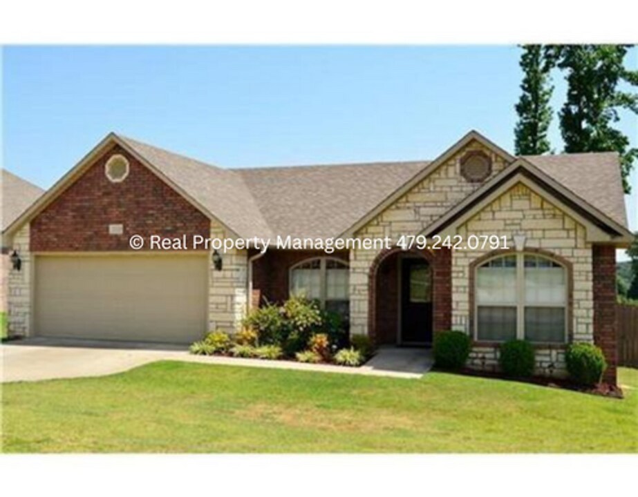 2329 Park Ave in Van Buren, AR - Building Photo
