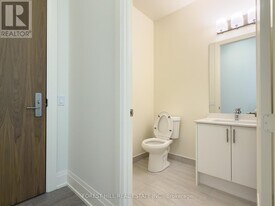27 Korda Gate in Vaughan, ON - Building Photo