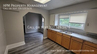 1615 Manchester Rd in Akron, OH - Building Photo - Building Photo