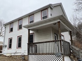 2443 Division St in Dubuque, IA - Building Photo