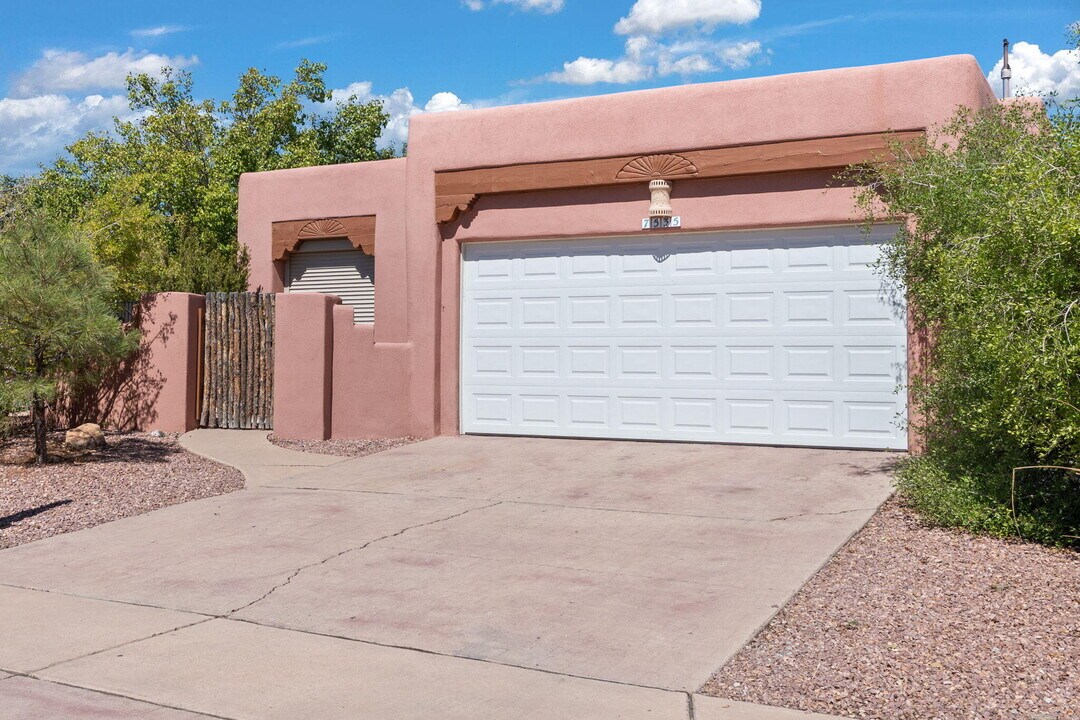 7535 Vía Tranquilo SW in Albuquerque, NM - Building Photo
