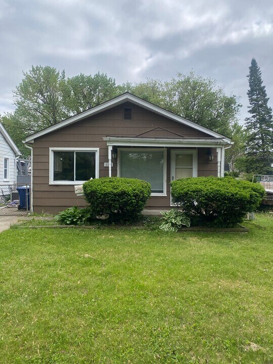 15565 Pomona Dr in Redford, MI - Building Photo