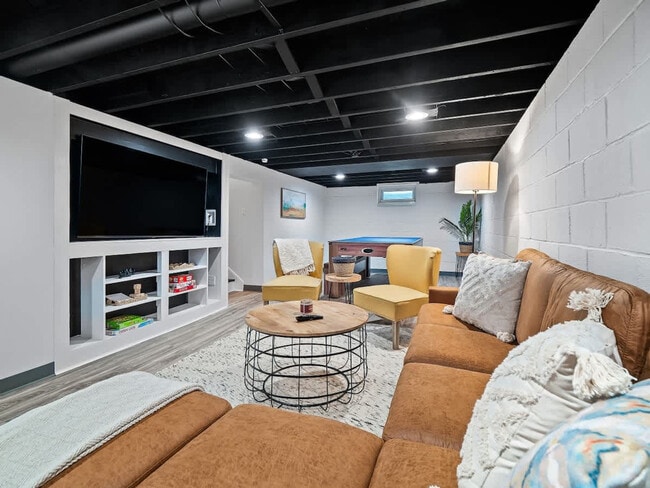 3815 Ellendale Rd, Unit SI ID1496074P in Moreland Hills, OH - Foto de edificio - Building Photo