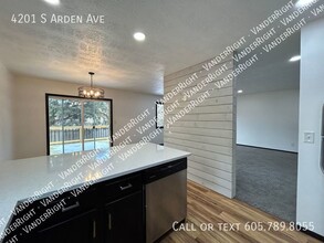 4201 S Arden Ave in Sioux Falls, SD - Building Photo - Building Photo
