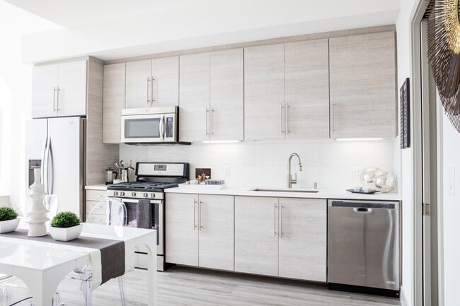 property at 11811 Culver Blvd