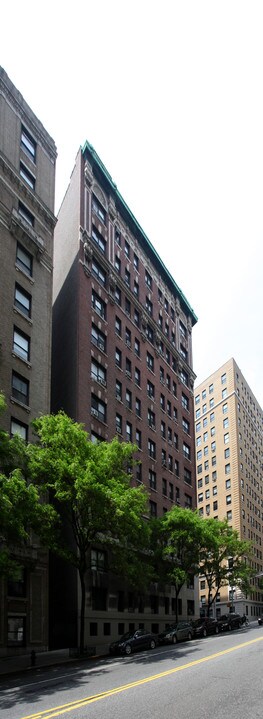 Strafford Apartments in New York, NY - Foto de edificio