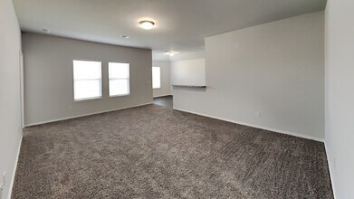 1113 S Appaloosa Ln in Mustang, OK - Building Photo - Building Photo