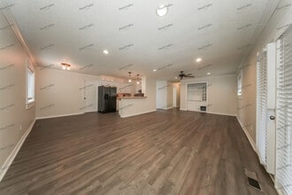 512 Annawood Dr in Yukon, OK - Building Photo - Building Photo