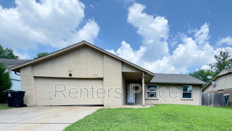 212 E Austin St in Broken Arrow, OK - Building Photo