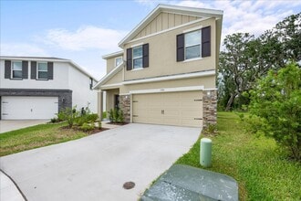 1680 Hazy Sea Dr in Plant City, FL - Building Photo - Building Photo