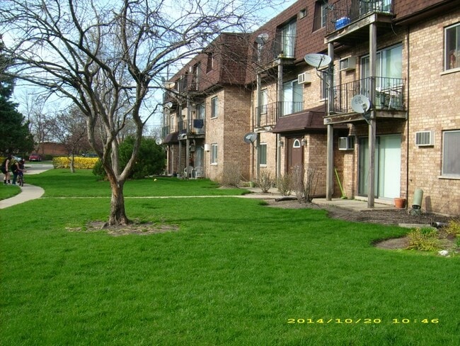 115 E Dundee Rd in Wheeling, IL - Building Photo - Building Photo