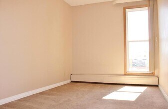 Lanky Court Apartments in Yellowknife, NT - Building Photo - Building Photo