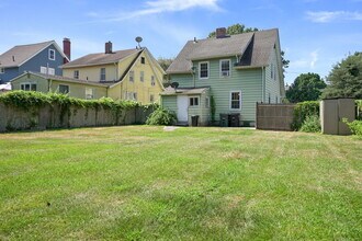 55 Mark St in Milford, CT - Foto de edificio - Building Photo