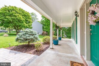 9815 Wintercress Ct in Vienna, VA - Building Photo - Building Photo
