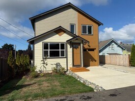 1531 Virginia Ave in Everett, WA - Building Photo