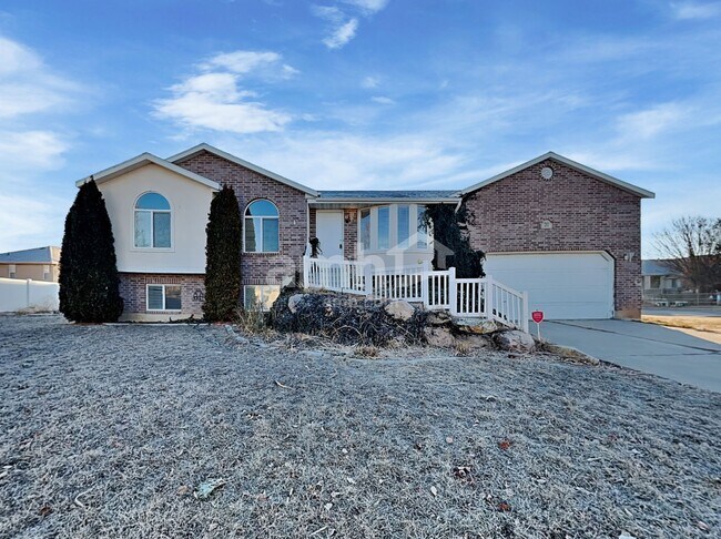 property at 2101 1730 W