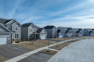 Lincoln Crossing in Aurora, IL - Building Photo - Building Photo