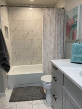 204 SW Normandy Rd in Normandy Park, WA - Building Photo - Building Photo