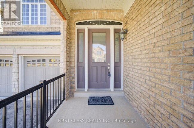 566 N Park Blvd in Oakville, ON - Building Photo - Building Photo