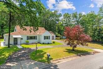 5004 Barnaby Ln in Oxon Hill, MD - Building Photo - Building Photo