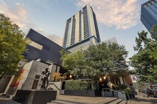 210 Lavaca St in Austin, TX - Building Photo