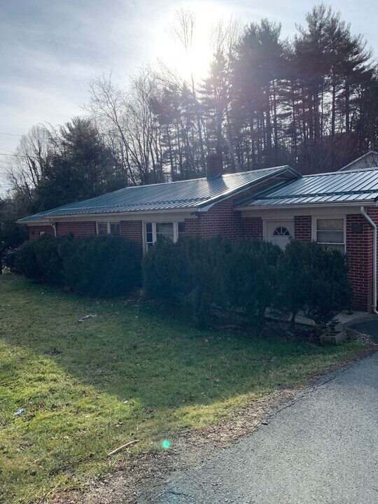 553 Jefferson Rd in Boone, NC - Building Photo