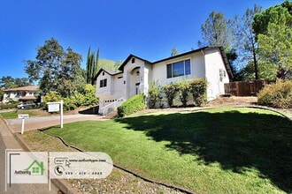 6165 Terra Linda Way in Redding, CA - Building Photo - Building Photo