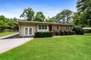 195 Greenway Dr in Mcdonough, GA - Building Photo